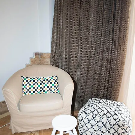 Electra's 2-bedroom Apt-convenient Location Apartment